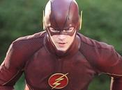 Grant Gustin Flash nelle prime immagini costume
