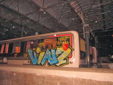 Non ci sono sicurezze sull'apertura della Linea C della metro. L'unica sicurezza è che la nuovissima infrastruttura è già tutta devastata di graffiti