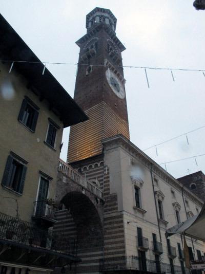 Torre dei Lamberti_verona_viaggiandovaldi