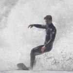 Chris Hemsworth da supereroe del grande schermo a mago del surf 04