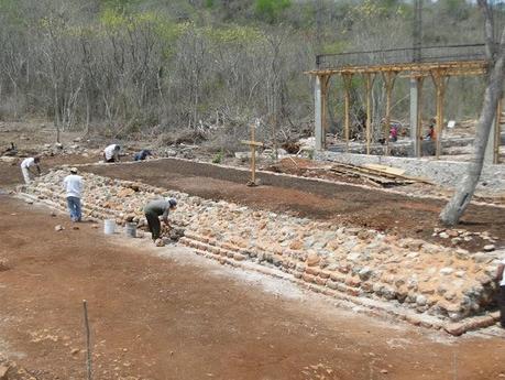 Un campo di pallone nel campo di basket...in Yucatan