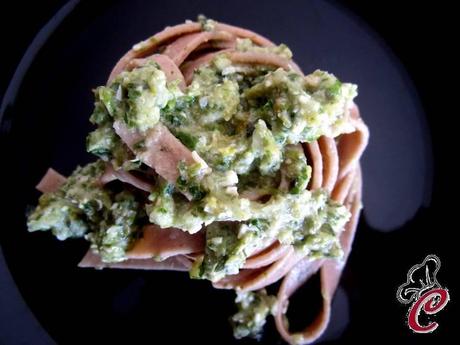 Tagliatelle di castagne e rosmarino con pesto di sedano in crema di scarola: incontri, conoscenze e nuove conquiste