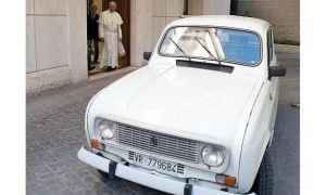 Renault-R4-Papa-Francesco