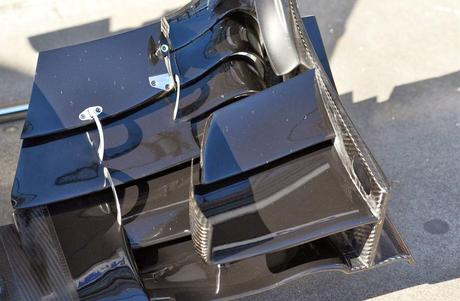 GP. Melbourne: piccoli interventi sugli upper flap della McLAREN MP4-29