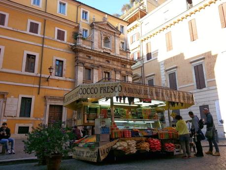 I camion bar che umiliano Roma e solo Roma. Nuova carrellata di immagini per tenere allenato l'occhio e non abituarsi. Mai