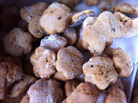 Biscotti noci e gocce di cioccolato