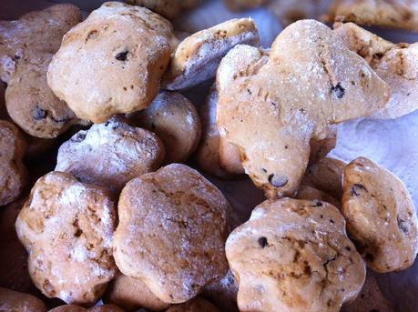 Biscotti noci e gocce di cioccolato