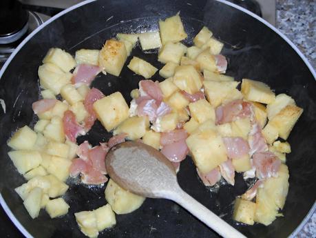 Pollo al curry e ananas