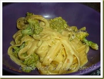 Tagliatelle panna, broccoli e zafferano (10)