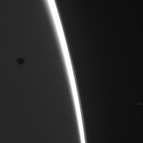 Saturn Mimas Eceladus gif-movie N00221560-66