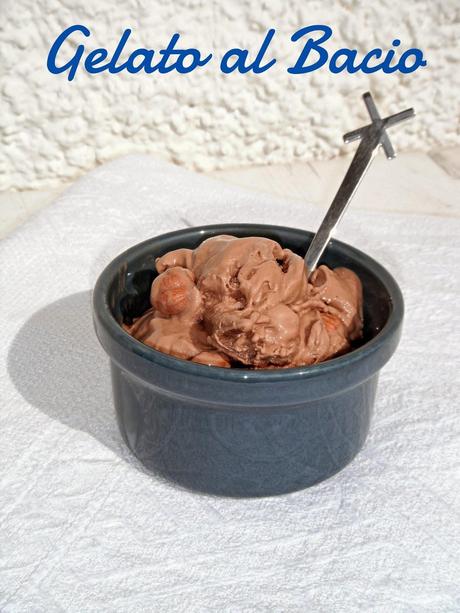 Gelato al Bacio (cioccolato e nocciole)