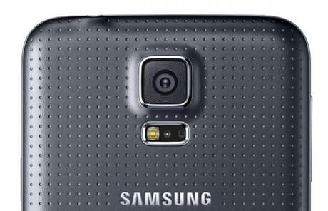 fotocamera ISOCELL Samsung Galaxy S5 600x387 Samsung Galaxy S5: nuovi problemi nella produzione news  samsung galaxy s5 samsung 