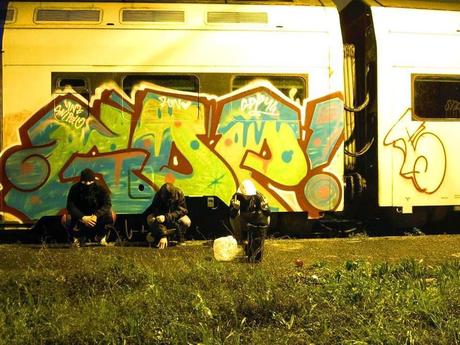 Vi ricordate i poveri piccoli graffitari vandali che si fanno chiamare Gente de Paese? Ora si sono fatti anche la pagina facebook