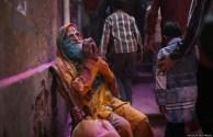 Lathmar Holi 2014: 12 Foto mozzafiato per vivere tutti colori dell’India