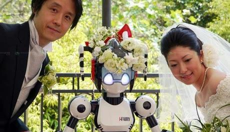 Un matrimonio un po' troppo moderno - Il celebrante è un robot!