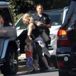 Hillary Duff chiama la polizia, Emma Roberts copre il volto02