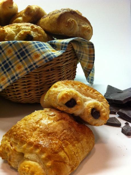 PAIN AU CHOCOLAT