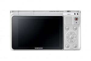 NX mini White 2 300x200 Samsung presenta le nuove NX mini: adatte soprattutto ai selfies accessori  Samsung NX mini samsung NX mini 