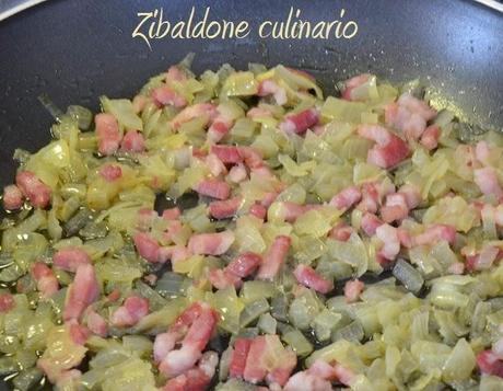 Speka rausi ovvero panzerotti al forno con cipolla e pancetta