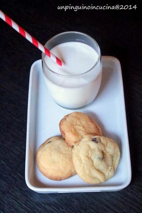 Cookies al cioccolato bianco e ciliegie