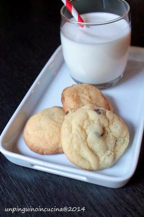 Cookies al cioccolato bianco e ciliegie