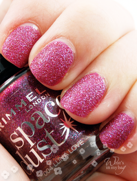 A close up on make up n°224: Rimmel London, Space Dust nailpolish n°004 Luna Love