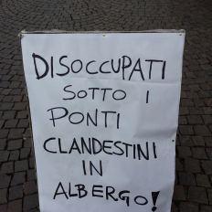 gazeb2 Arrivo dei profughi a Cremona: la Lega li chiama “clandestini”. E c’è un retroscena, tra Galimberti e Antisfratto
