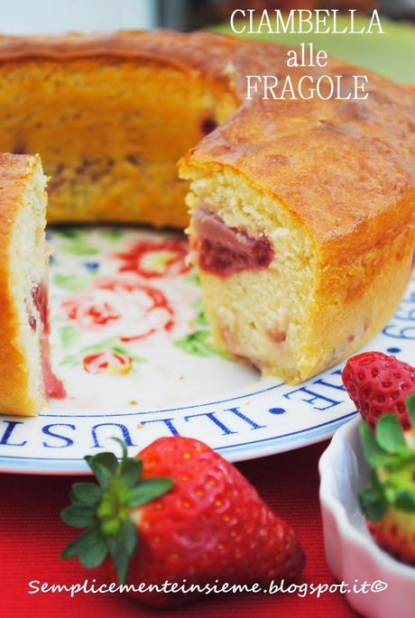 Ciambella soffice alle fragole