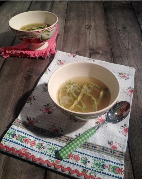 Tagliatelle di frittatine in brodo