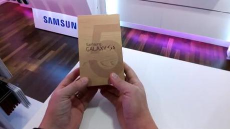 dbdbgbbbtb Samsung Galaxy S5: spunta un primo video unboxing smartphone  samsung galaxy s5 Galaxy S5 video Galaxy S5 unboxing 