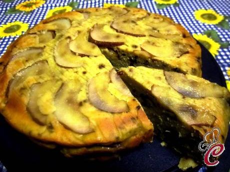 Torta rovesciata alle pere con ricotta, zafferano e noci: la meraviglia di un sorriso, elisir di giovinezza