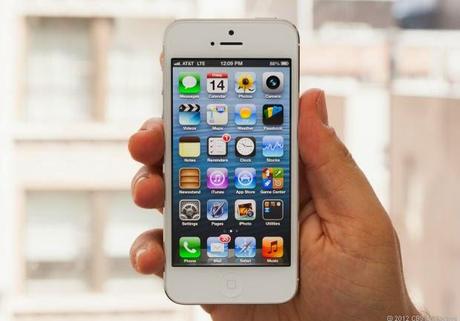 I mille usi di un Iphone 5: Fare un domino con 10000 Iphone