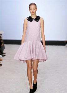 Paris Fashion Week febbraio 2014. Le novità dalla capitale francese. Giambattista Valli sfilate AI 2014 2015 mamme a spillo