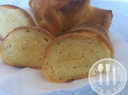 Pane misto con farina di mais e lievito madre