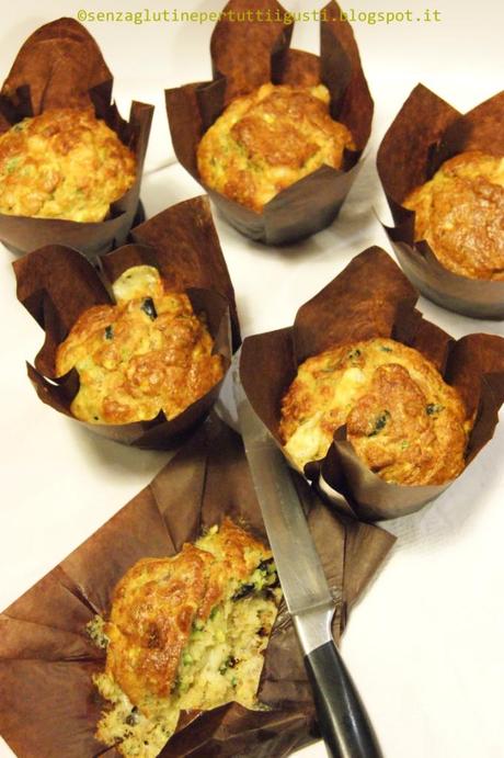 Muffins salati senza glutine al pistacchio e zucchine per il 100% Gluten Free (Fri)day!