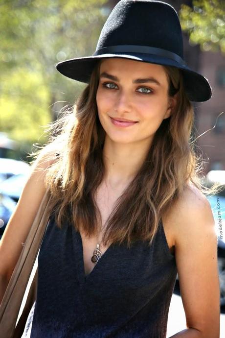 QUESTIONE DI STILE / ANDREAA DIACONU