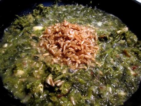 Gratin di avena con cime, pere e mandorle: un bottino che arricchisce lo spirito e il palato