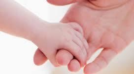 Riflessi primari del neonato: quello che nessun pediatra ti dice