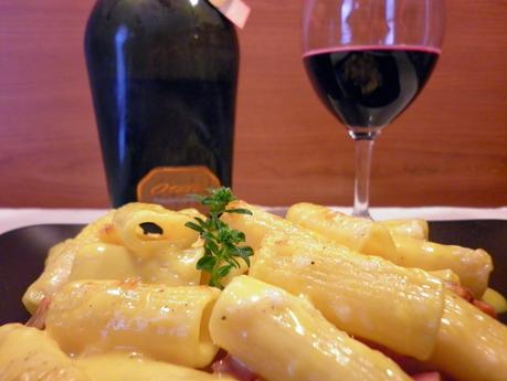 TORTIGLIONI CON MORTADELLA,ZAFFERANO E POMODORINI SECCHI