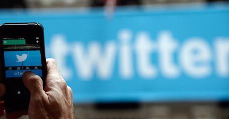 Turkey blocks access to Twitter website