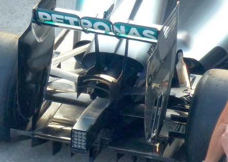 Gp Sepang: Ferrari e Mercedes con il cofano motore con sfogo maggiorato