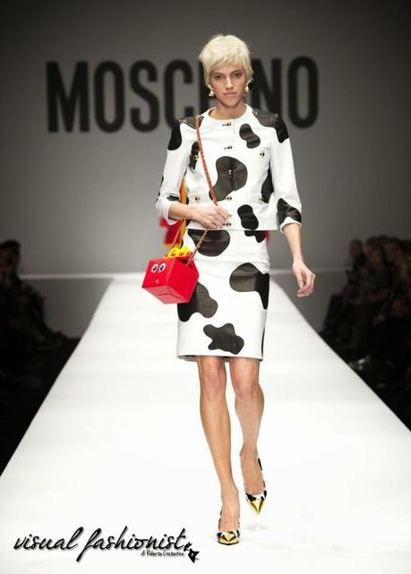 Moschino con Jeremy Scott: la moda fast fashion in stile McDonald è la rivoluzione