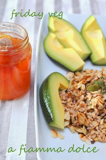 Insalata di avocado, farro e miele