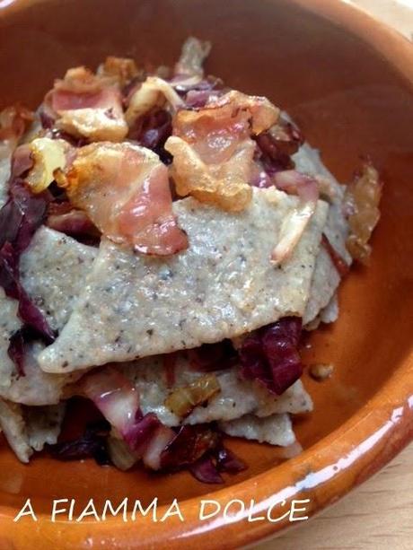 Maltagliati al grano saraceno con radicchio e pancetta