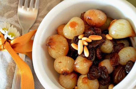 Cipolline in agrodolce con uvetta e pinoli/ Sweet and Sour Onions with Raisins and Pine Nuts