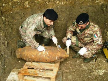 Cupello (Ch)/ L’ordigno aereo bellico fabbricazione americana. Interviene l’11° Reggimento Genio Guastatori della Brigata Meccanizzata “Pinerolo”