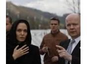 Angelina Jolie, Bosnia rende omaggio alle vittime Srebrenica