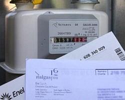 Energia: bollette luce e gas in calo