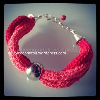 Bracciale in fettuccia e cotone color corallo