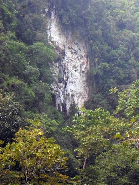 Arrampicarsi sulle rocce in Indonesia